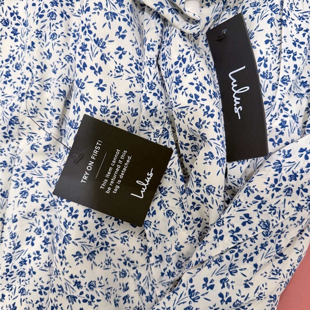 NWT Lulu's Blue and White Floral smocked sleeveless maxi dress size small - Picture 7 of 8